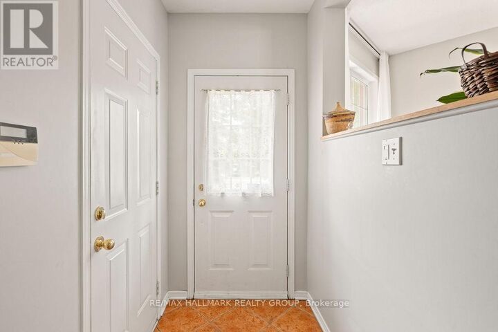 Property Photo:  113 Carwood Circle  ON K1K 4V5 