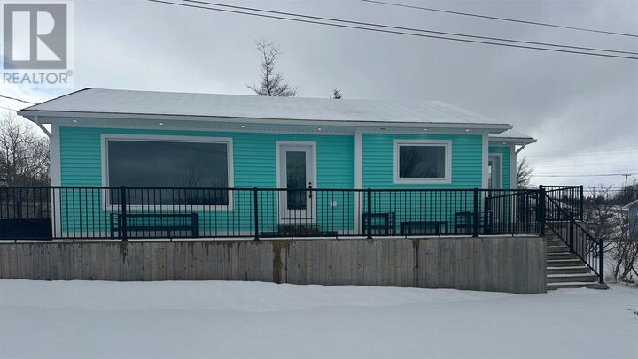 12 Churchill Avenue — photo 1