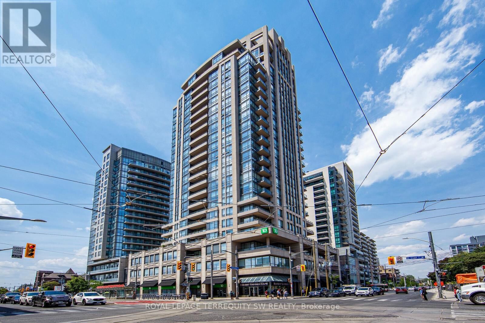 Property Photo:  500 St Clair Avenue West 1702  ON M6C 1A8 