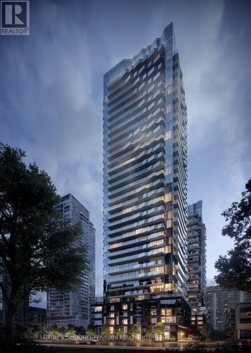 Property Photo:  110 Broadway Avenue  ON M4P 1V7 