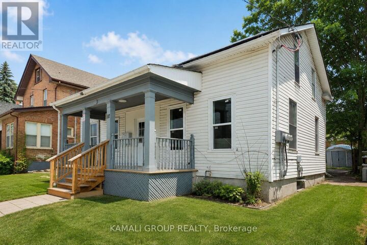 Property Photo: 81 McMillan Drive Unit 2 ON L1G 3Z7