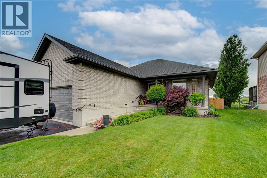 Photo de la propriété: 32 Applewood Street ON N0J 1S0