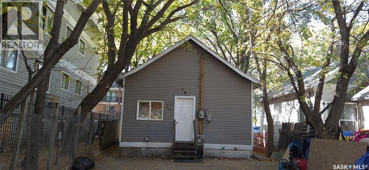 Property Photo: 124 O Avenue S SK S7M 2R5