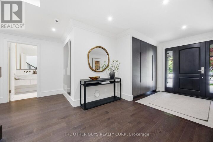Property Photo:  18 Chipstead Road  ON M3B 3E6 