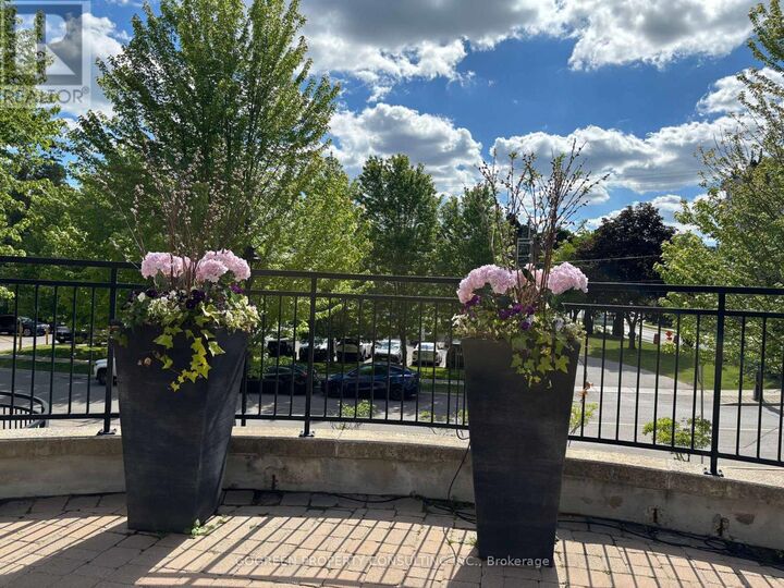 Property Photo: 45 York Mills Road 102 ON M2P 1B6