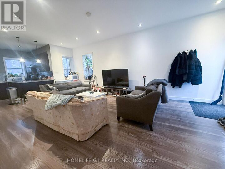 Property Photo:  286 Hunter Street West  ON L8P 1S3 