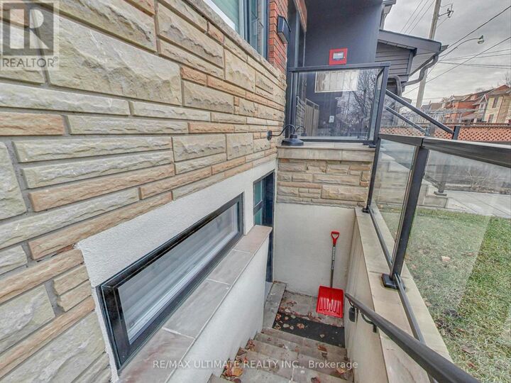 Property Photo:  115 Wallace Avenue 3  ON M6H 1T8 