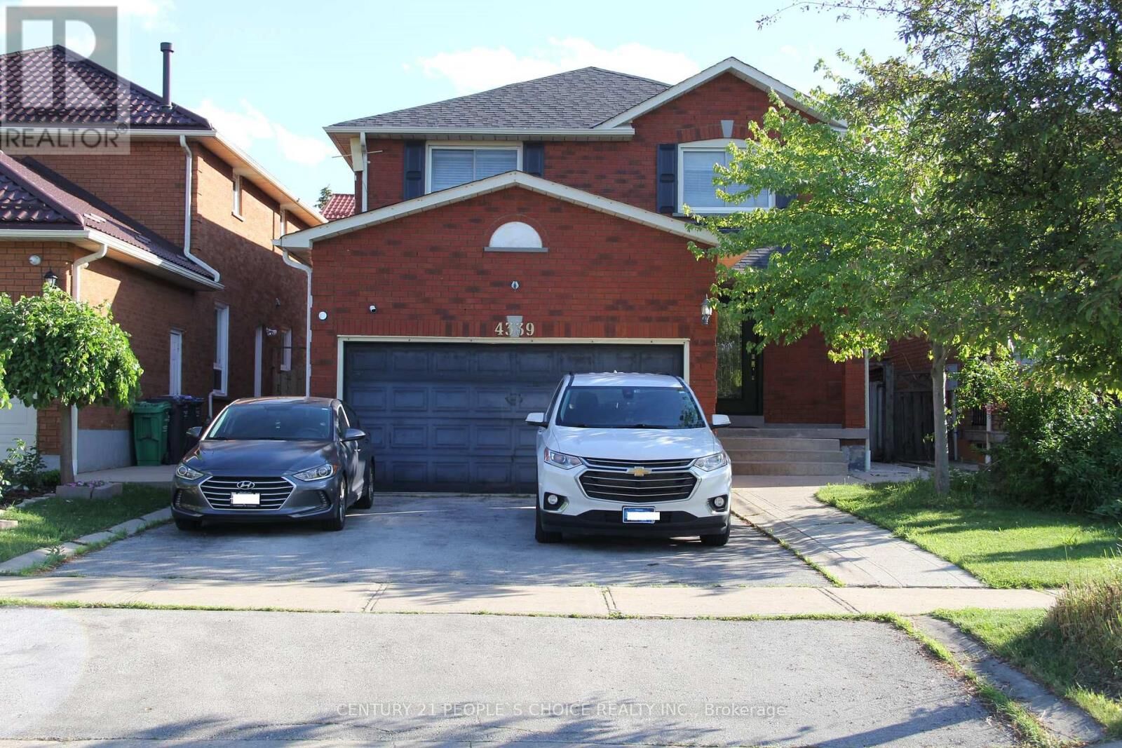 Property Photo: 4339 Radisson Crescent ON L5M 4C2
