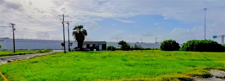 Property Photo: 510 Charles TX 78402