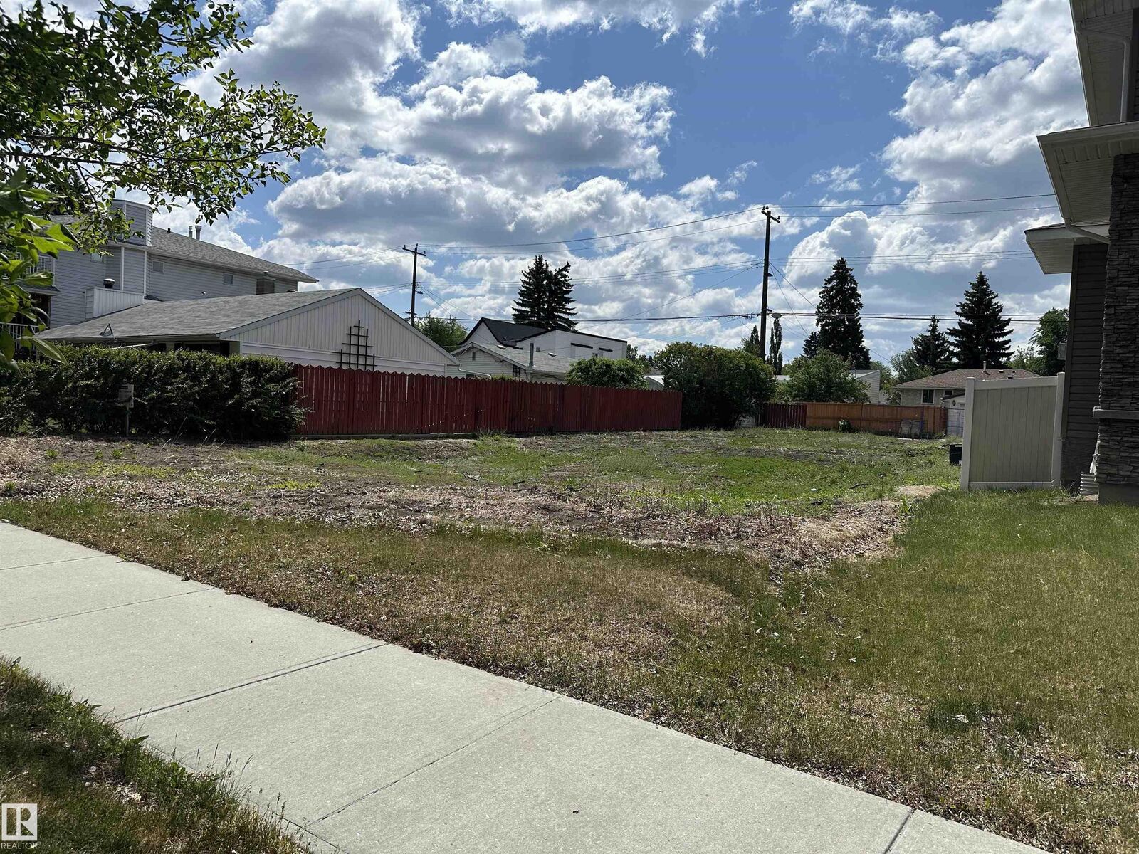 Property Photo:  8527 77 Avenue NW  AB T6C 0L5 