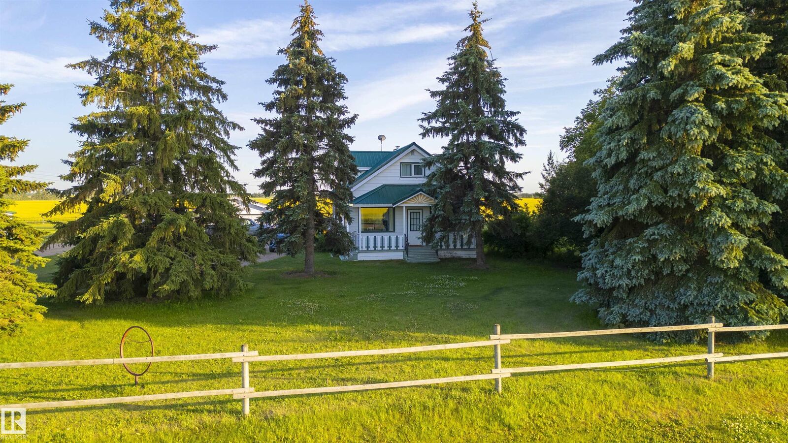 Property Photo: 24523 Twp Road 582 AB T0G 1L2