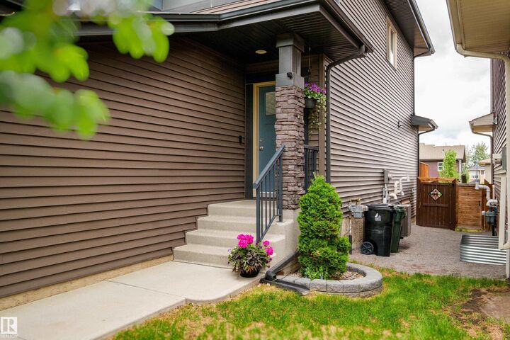 Property Photo: 52 Vanderbilt Common AB T7X 0S9