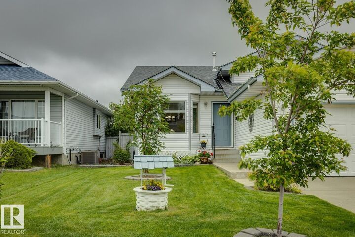 Property Photo:  3623 30 Street NW  AB T6T 1K3 