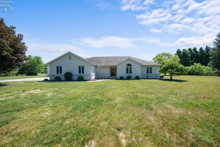 Property Photo: 6851 Berridge Road OH 43571