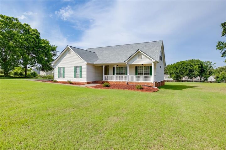 Property Photo:  352 Olde Wick Trail  GA 30548 