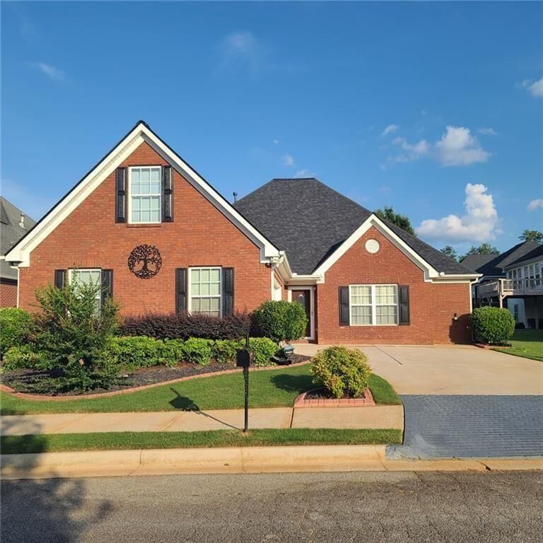 Property Photo: 404 Gracious Way GA 30253