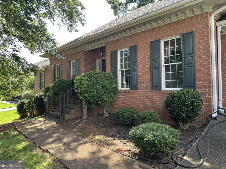 Property Photo:  823 Austin Court  GA 30046 