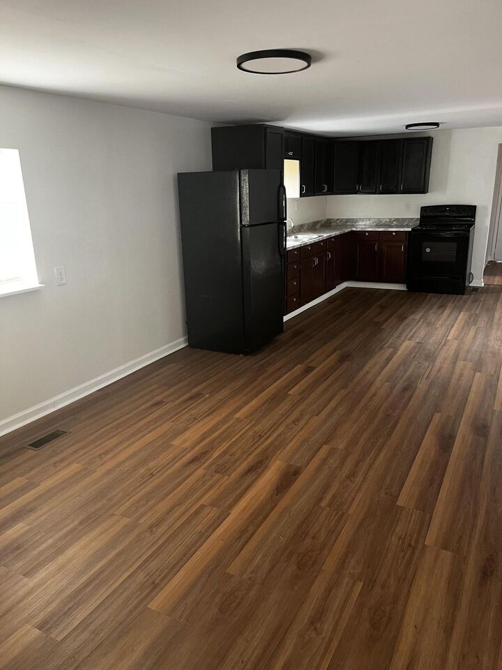 Property Photo: 1007 Diamond Avenue AL 35740