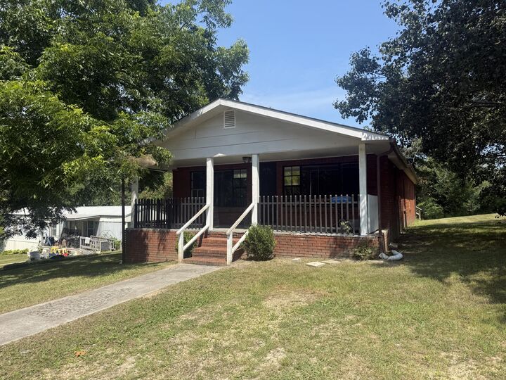 Property Photo: 1007 Diamond Avenue AL 35740
