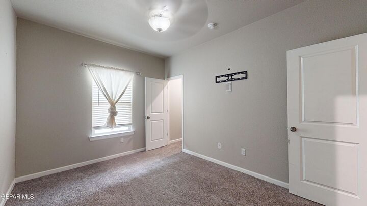 Property Photo:  1092 Nickel Hill Avenue  NM 88008 