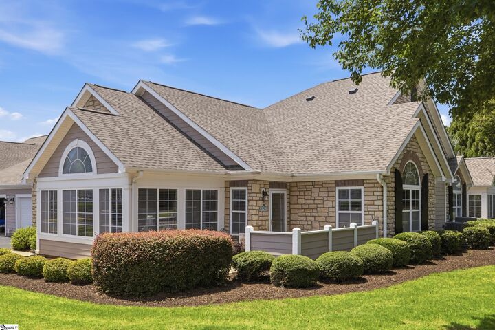 Property Photo:  124 Ravines Lane  SC 29301-1252 