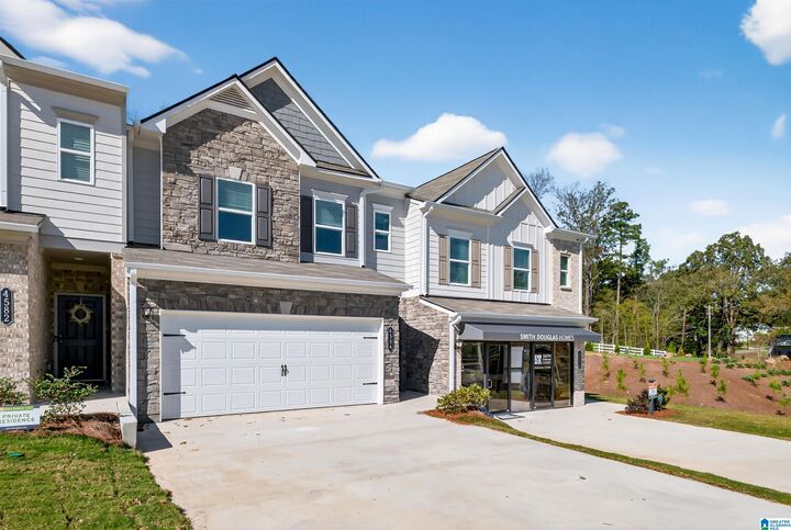 Property Photo: 4524 Village Springs Square 5 AL 35068