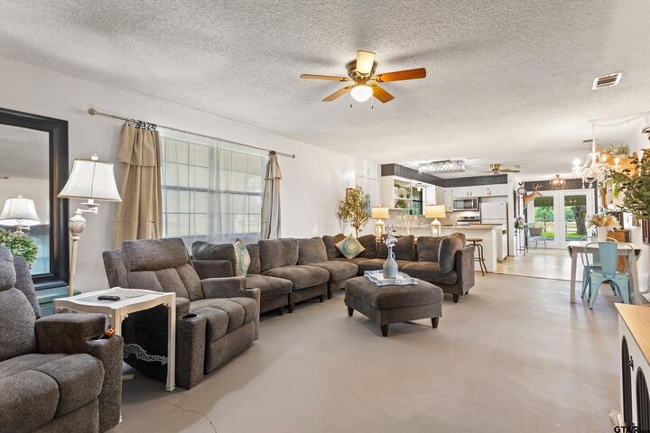 Property Photo: 16833 County Road 2852 TX 75124