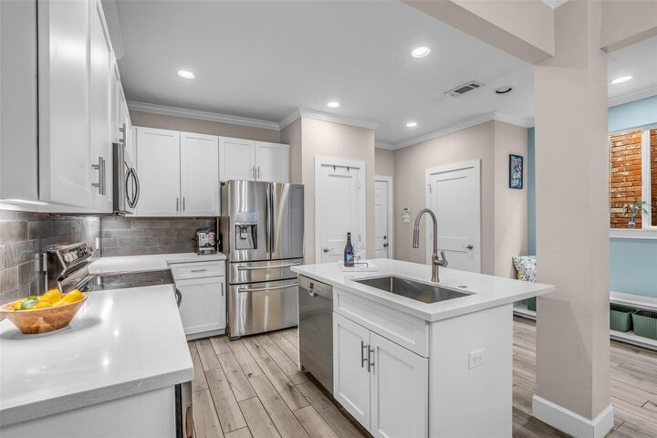 Property Photo: 7485 Brompton Street 7485 TX 77025