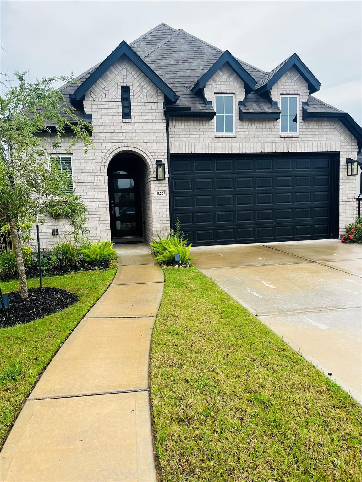Property Photo: 10227 Van Gogh Court TX 77583