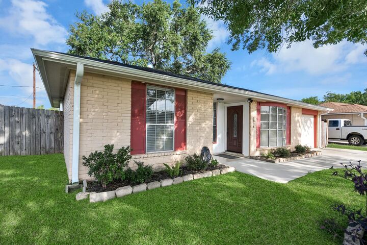 Property Photo:  7806 Belle Glen Drive  TX 77072 
