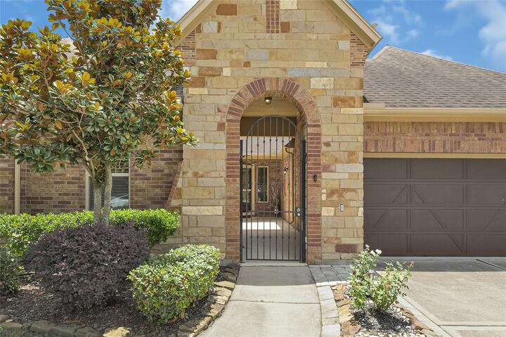 Property Photo: 28639 Rolling Ridge Drive TX 77494