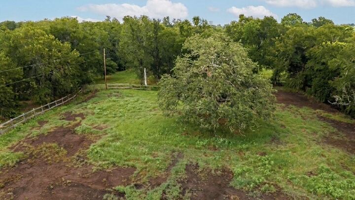 Property Photo:  1026 Red Town Rd  TX 78621 