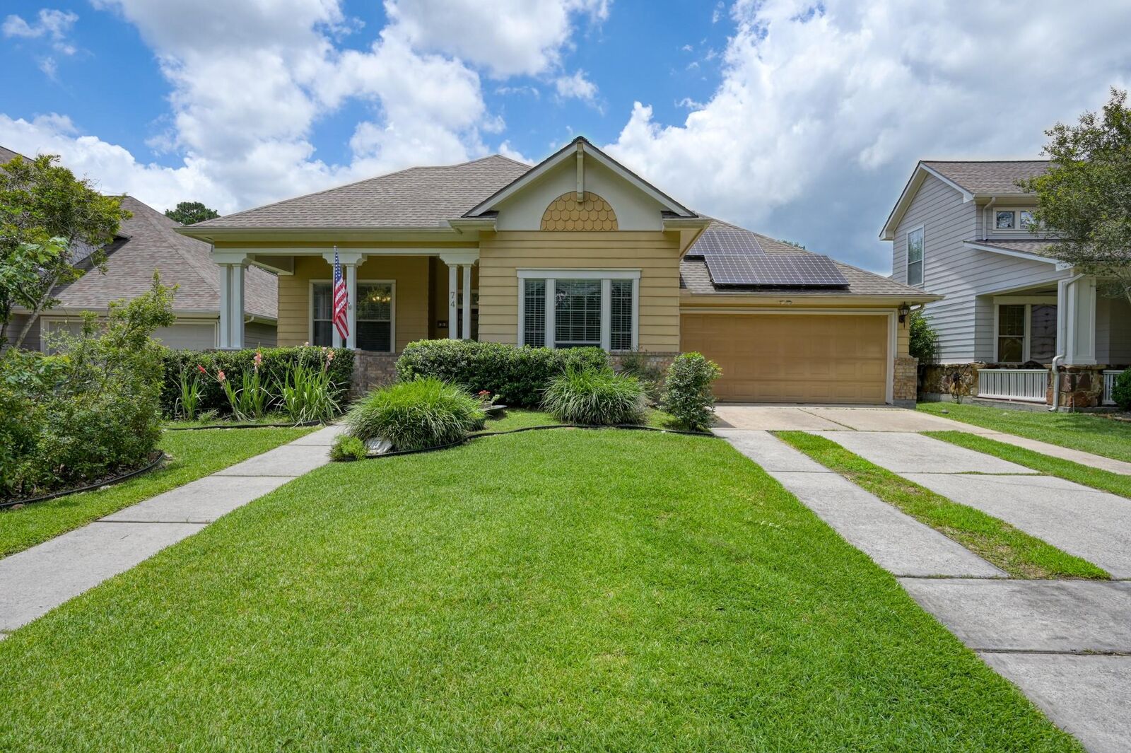 Property Photo:  74 W Tapestry Park Circle  TX 77381 