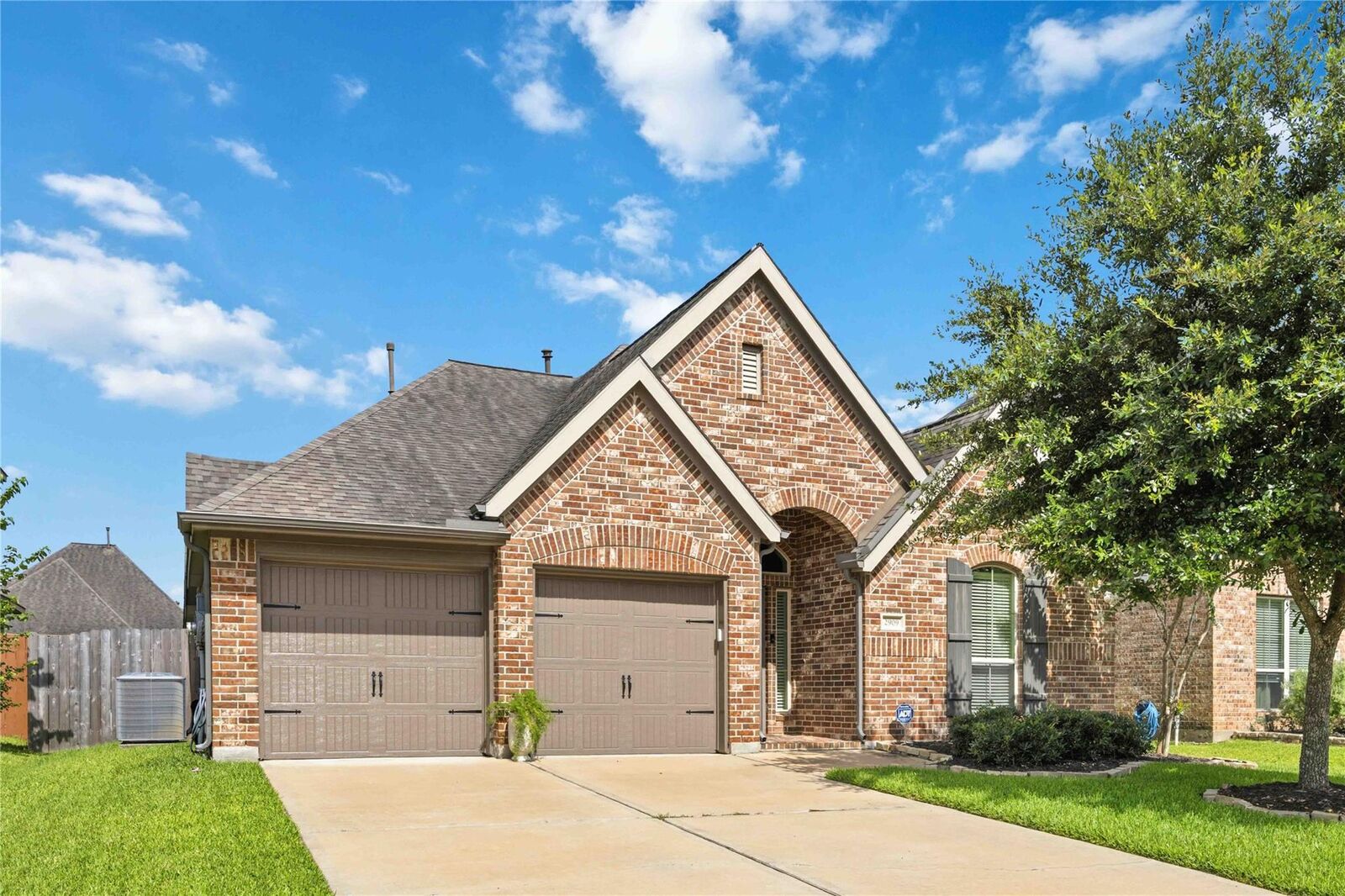 Property Photo: 2909 Oakmist Ridge Lane TX 77584
