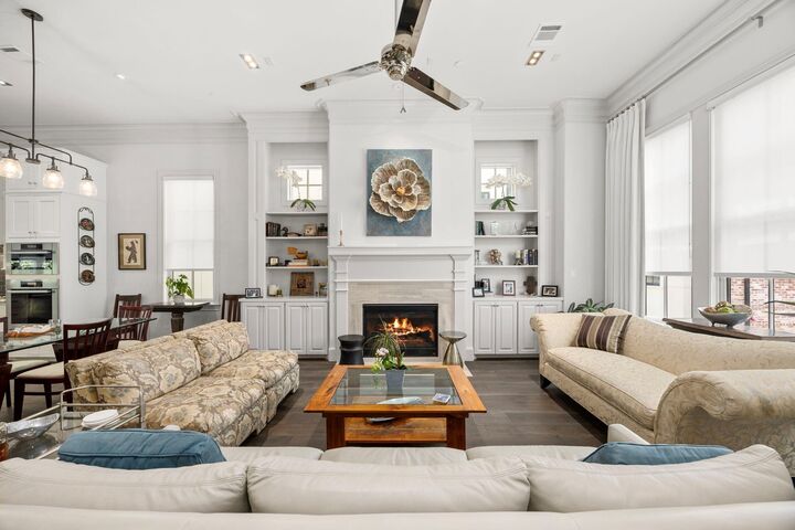 Property Photo:  11 Robita Street  TX 77019 