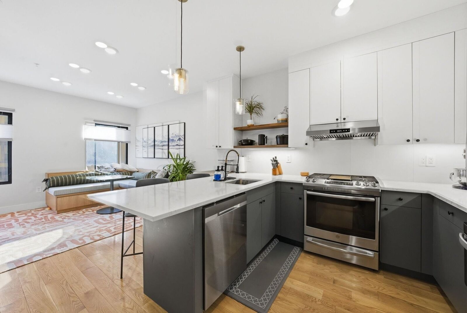 Property Photo: 22 Lincoln St 1 NJ 07307