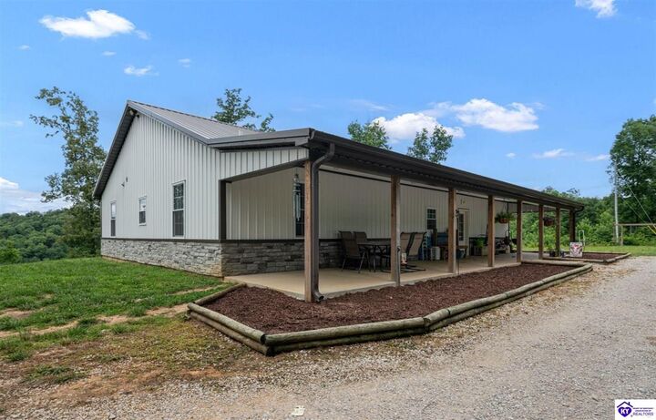 Property Photo: 7213 Hammonsville Road KY 42713