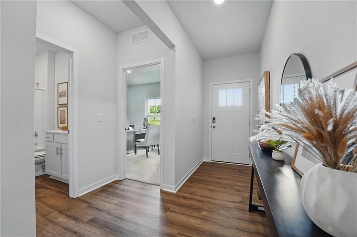 Property Photo: 2113 Creek View Lane MO 64083