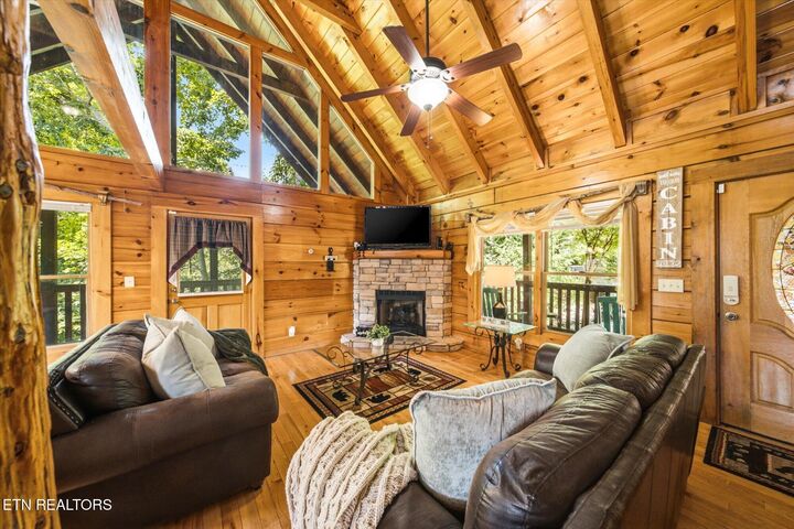Property Photo: 2606 Tree Tops Way TN 37863