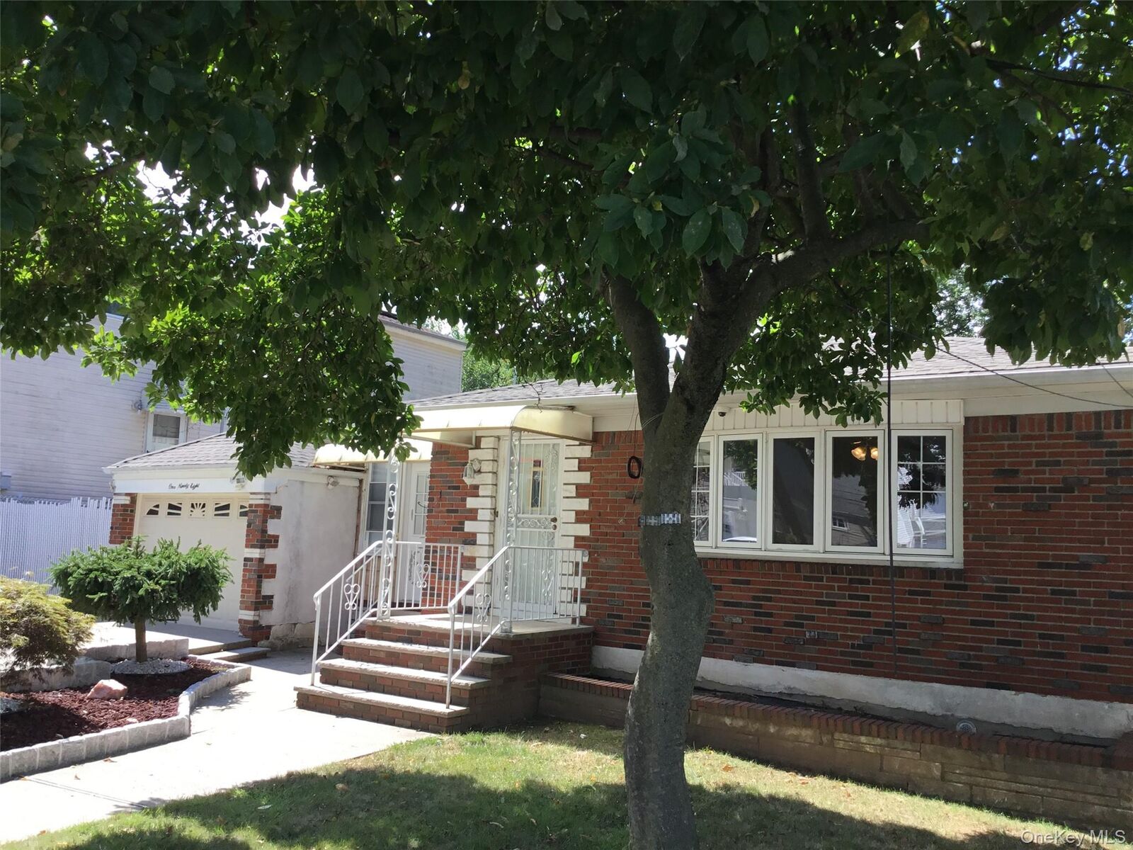 Property Photo: 198 Clermont Pl NY 10314