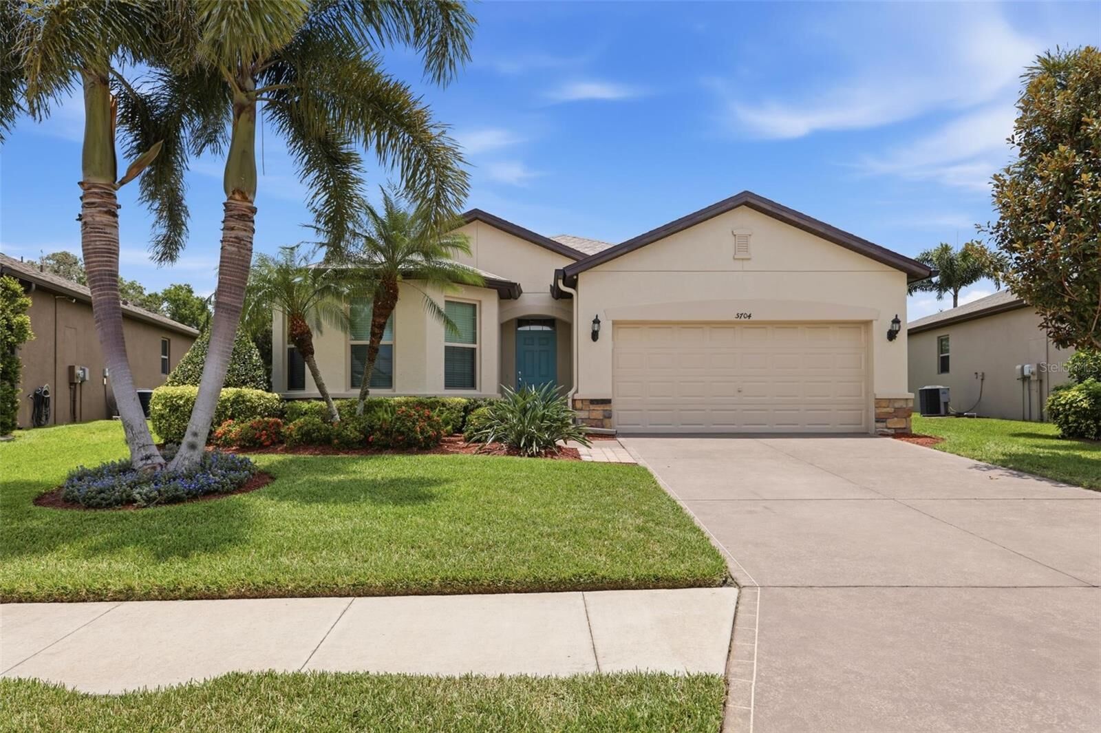 Property Photo: 5704 110th Avenue E FL 34219