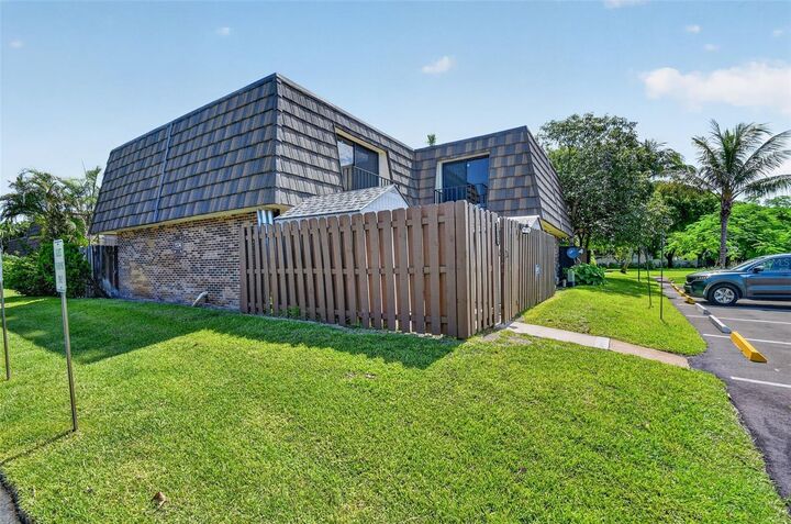 Property Photo:  1534 Forest Lakes Circle A  FL 33406 