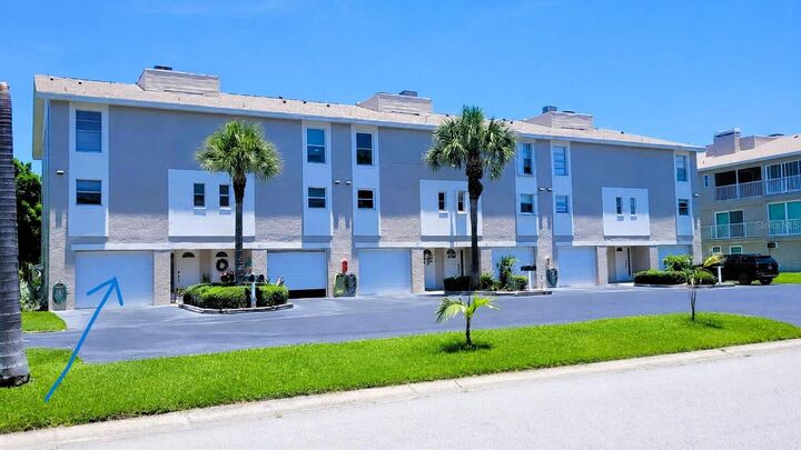 Property Photo: 255 Capri Circle N 17 FL 33706