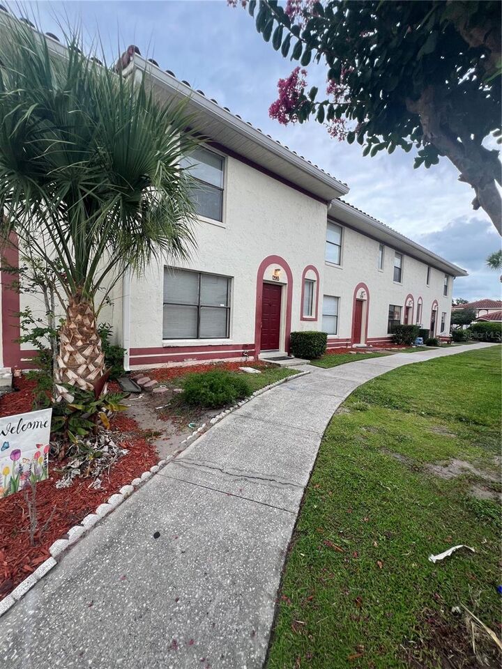 Property Photo:  6231 Yorktown Drive 140  FL 32807 