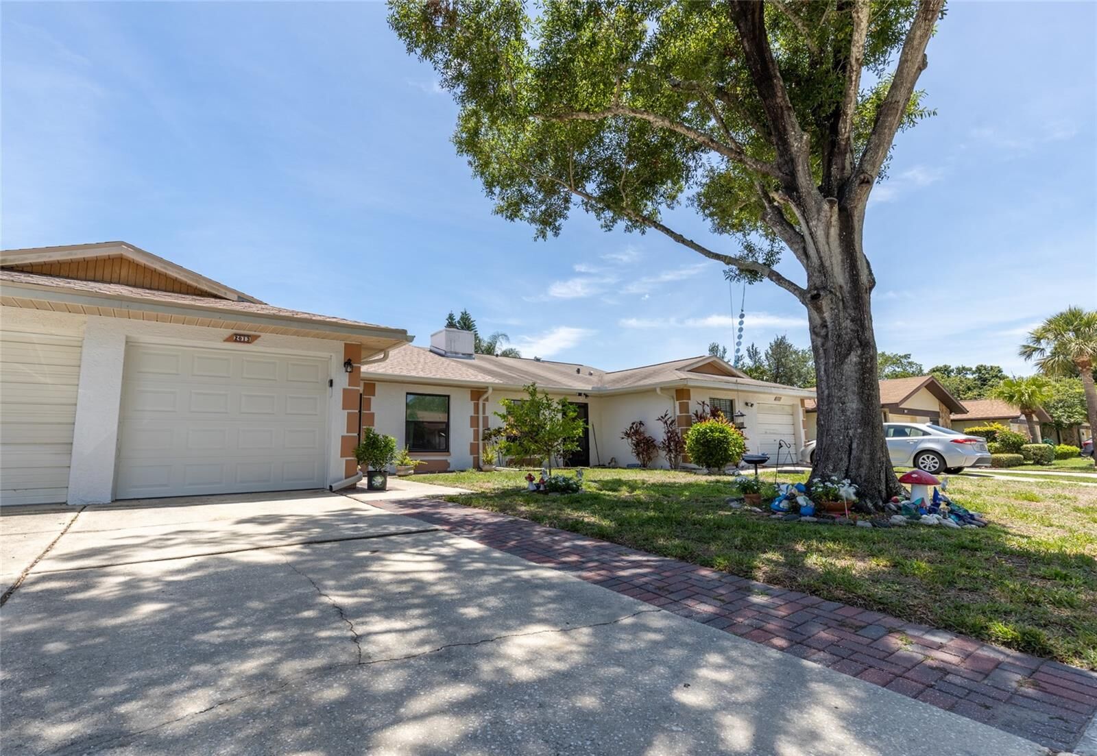 Property Photo:  2013 Dover Court  FL 34677 