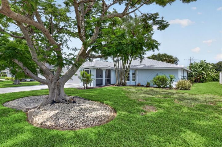 Property Photo: 1226 Pine Needle Road FL 34285