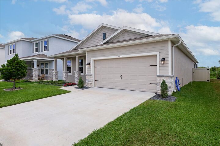 Property Photo: 3413 Ivy Hollow Drive FL 33565