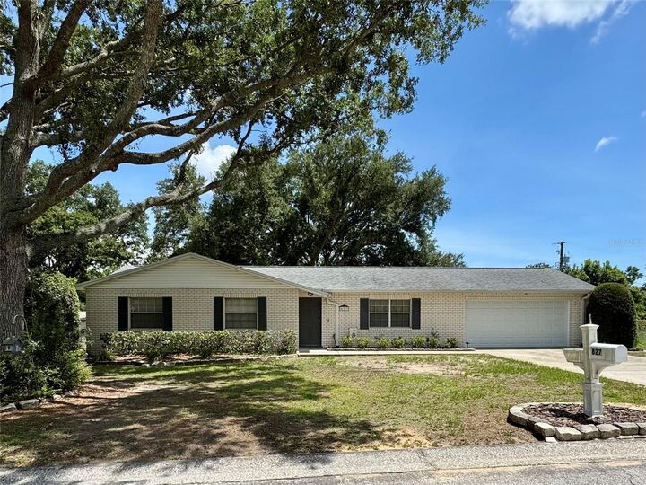 Property Photo:  827 Strawberry Lane  FL 33511 
