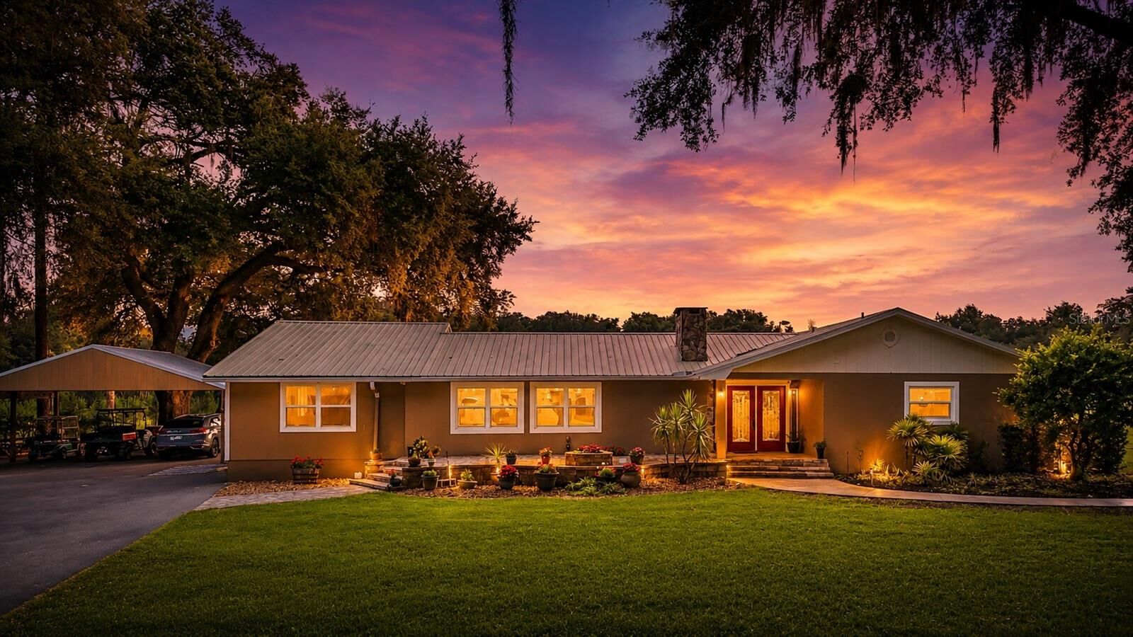 Property Photo:  5117 Cr 316A  FL 33513 
