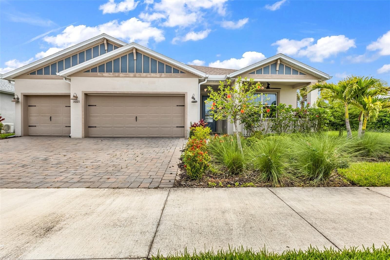 Property Photo: 16121 Lotus Way FL 33982